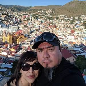 Meet your Posher, Elia